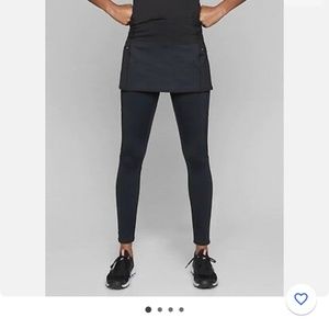 Athleta 2-1 traverse tight XSP